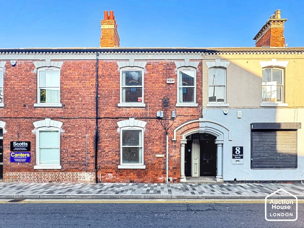 Property for Auction in London - 10 Town Hall Street, Grimsby, North East Lincolnshire, DN31 1HN