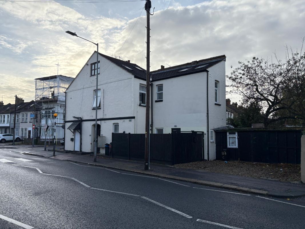 Property for Auction in East Anglia - 183C Ramuz Drive, Westcliff-On-Sea, Essex, SS0 9JN