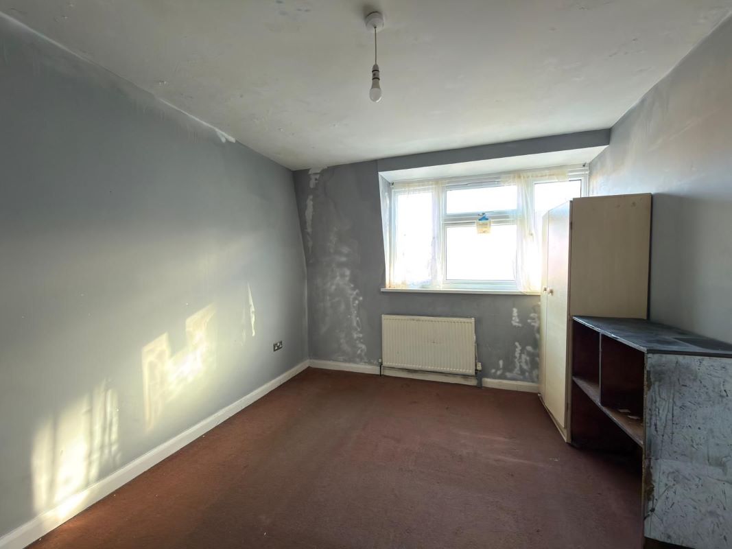 Flat 18 Western Court, Chandlers Way, Romford, Essex, RM1 3JR