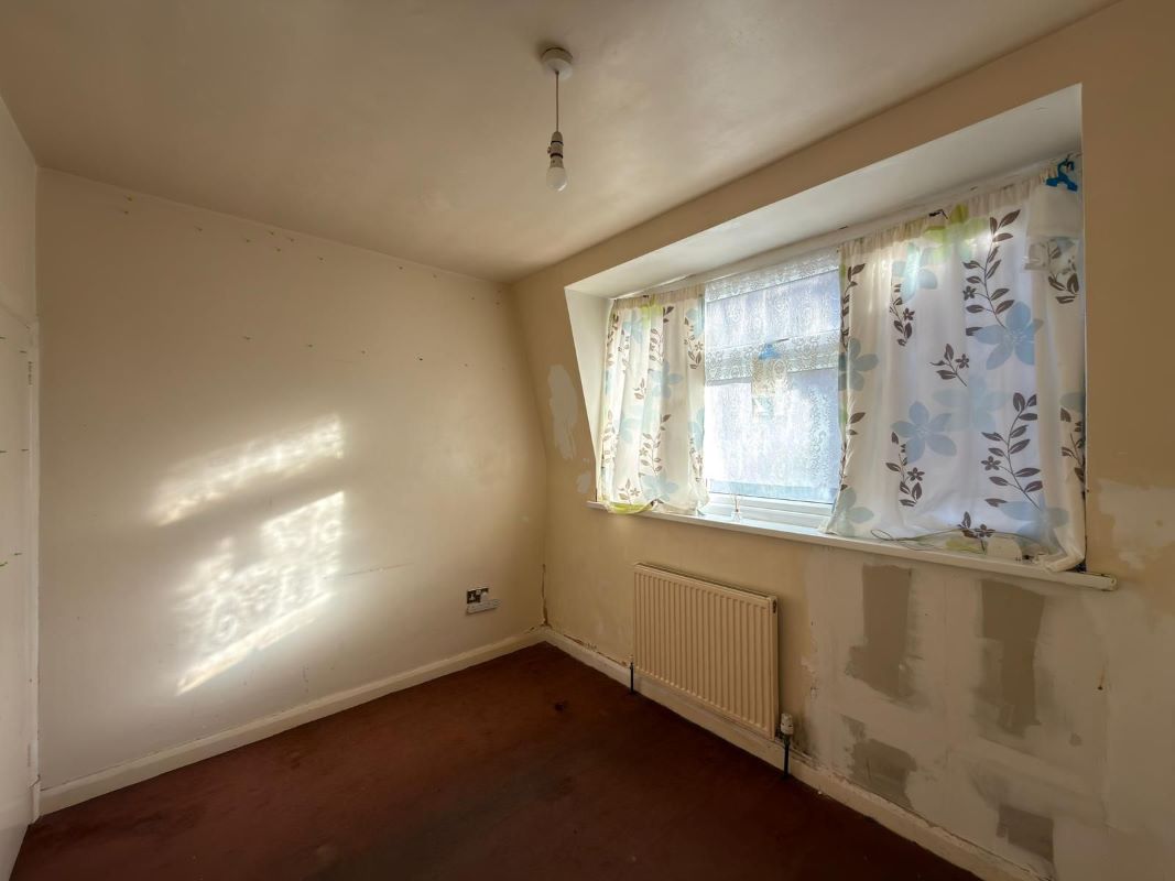 Flat 18 Western Court, Chandlers Way, Romford, Essex, RM1 3JR