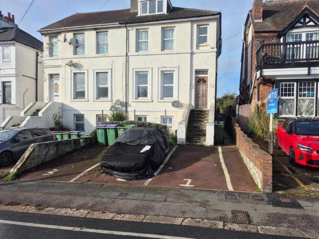 Property for Auction in Kent - Ground Floor Flat 225 Dover Road, Folkestone, Kent, CT19 6NH