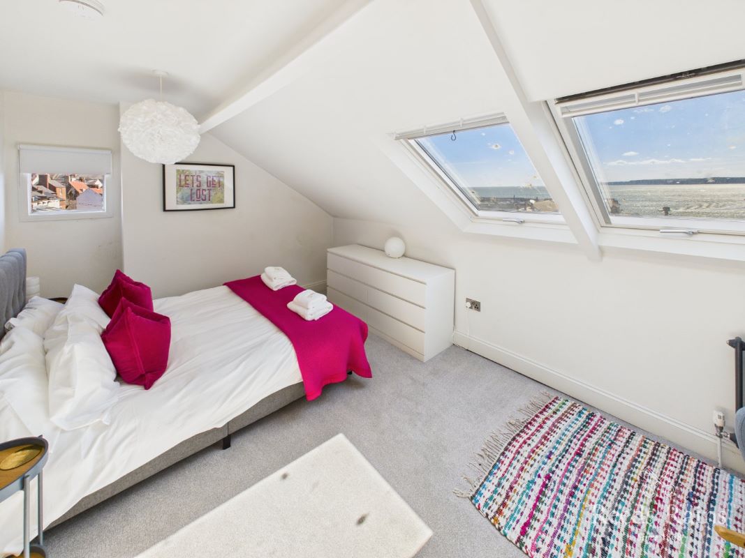 73 Eastborough, Scarborough, North Yorkshire, YO11 1NH