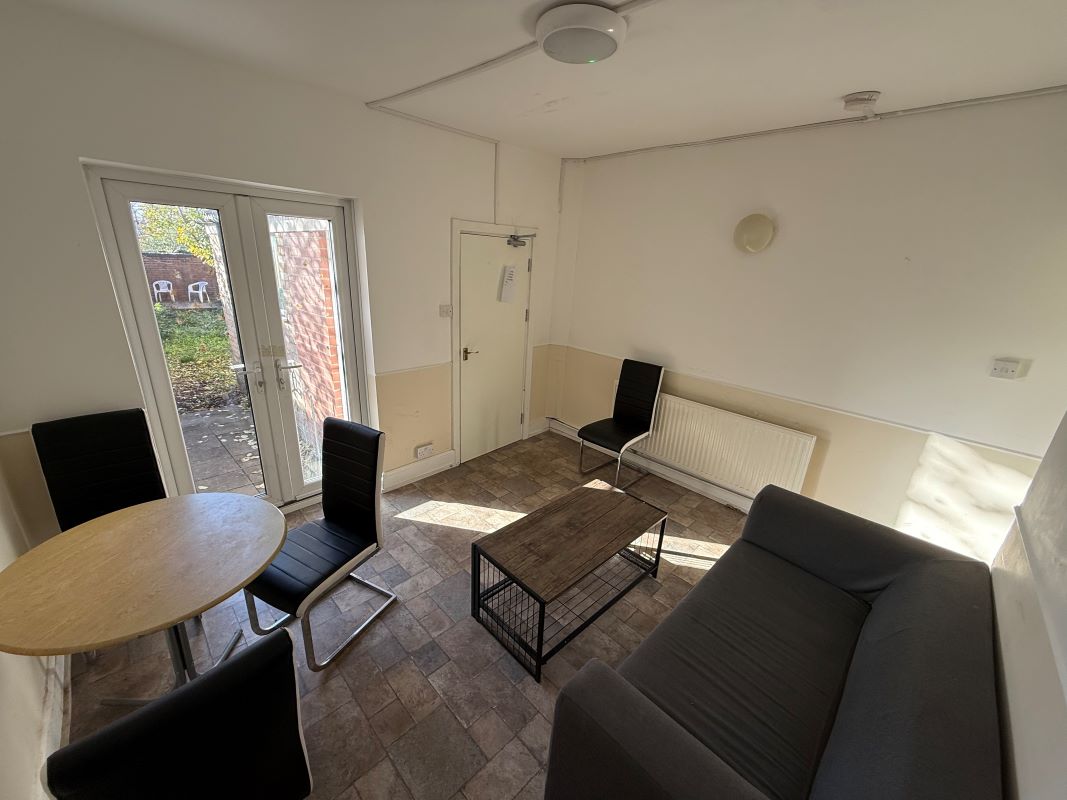 32 Corby Road, Nottingham, Nottinghamshire, NG3 5HF