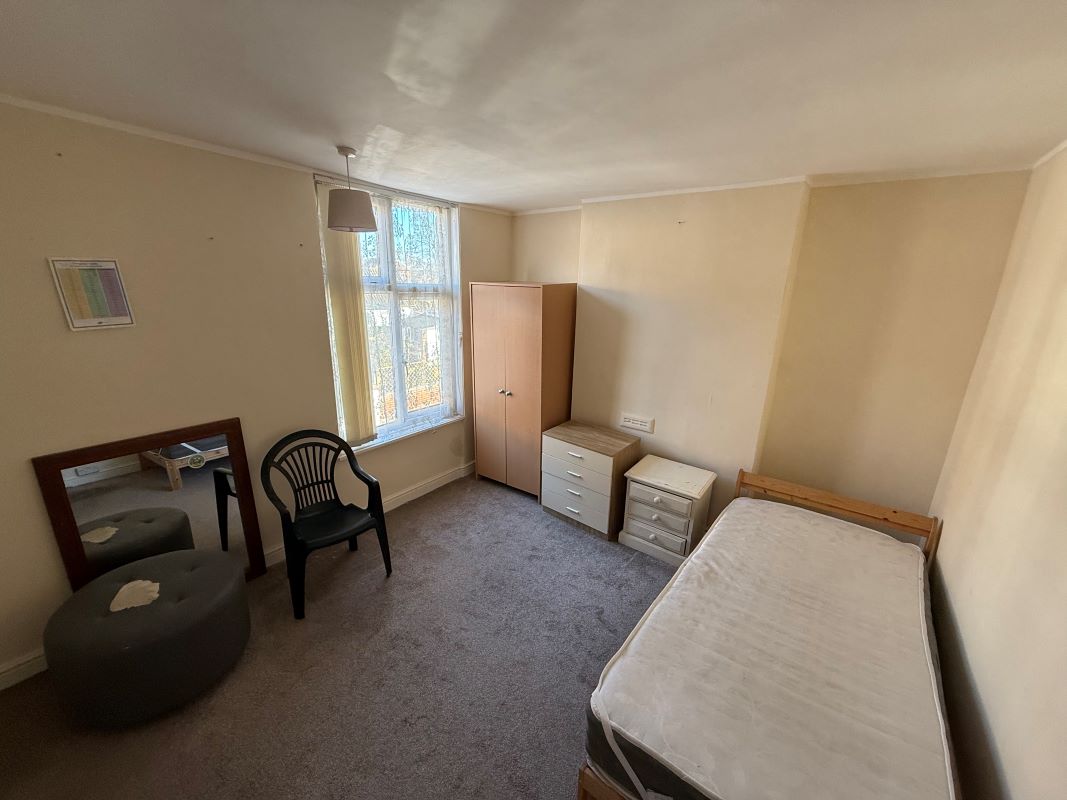 32 Corby Road, Nottingham, Nottinghamshire, NG3 5HF