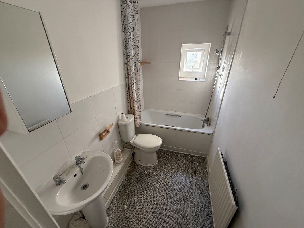 32 Corby Road, Nottingham, Nottinghamshire, NG3 5HF