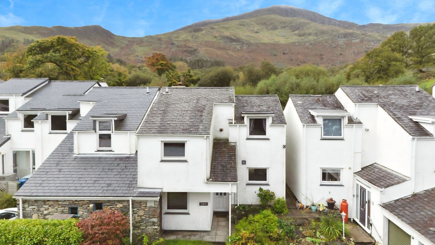 Property for Auction in Wales - 23 Oberon Woods Beddgelert, Caernarfon, Gwynedd, LL55 4YW