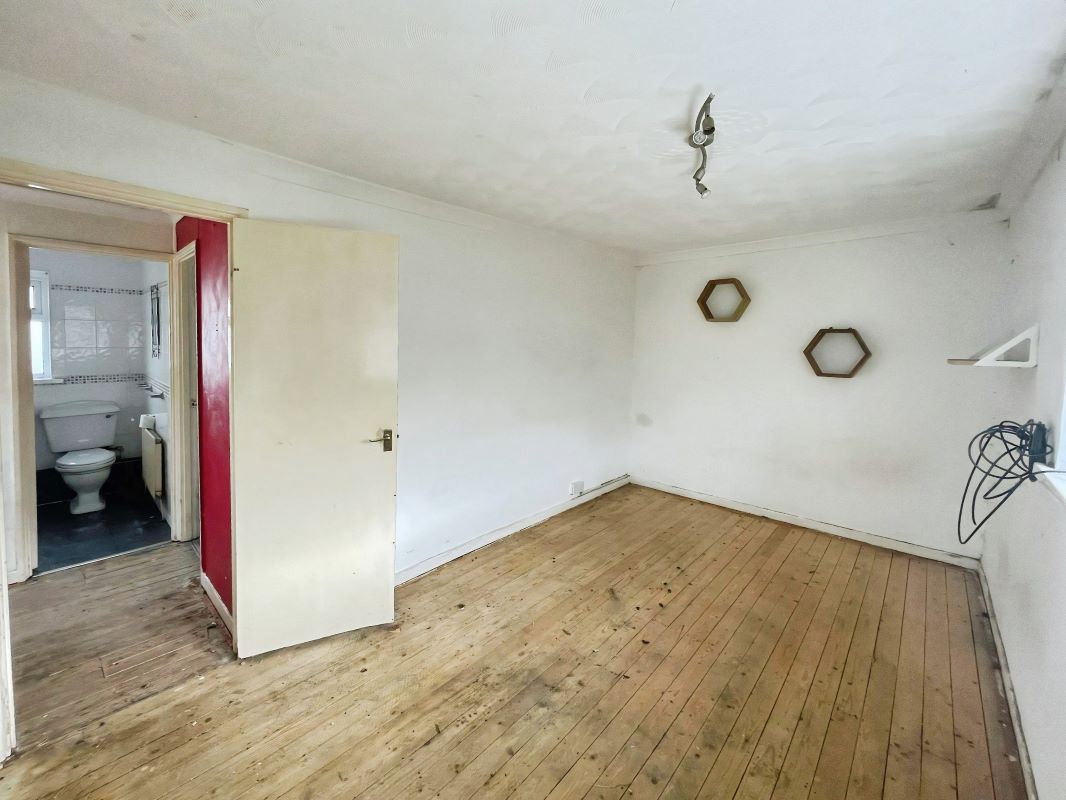 172 Garth Avenue, Glyncoch, Pontypridd, CF37 3AD