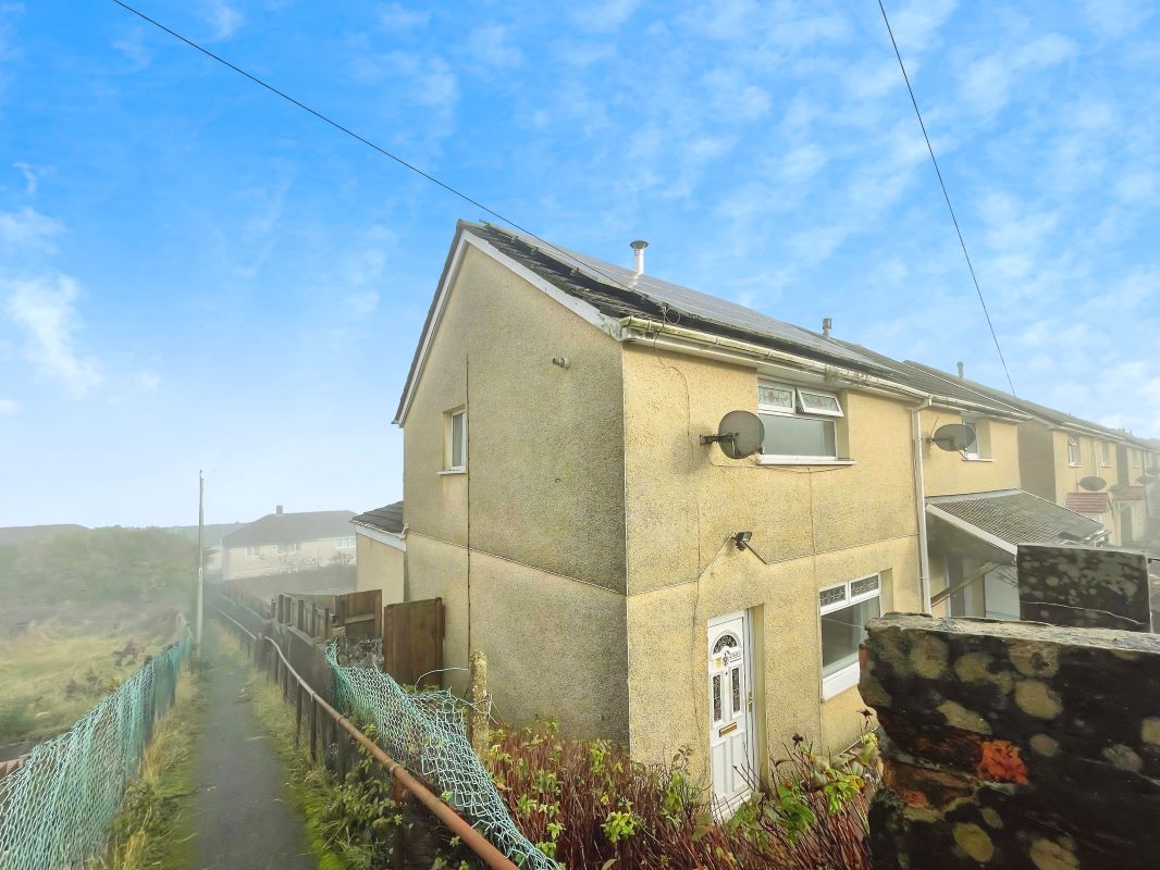 172 Garth Avenue, Glyncoch, Pontypridd, CF37 3AD