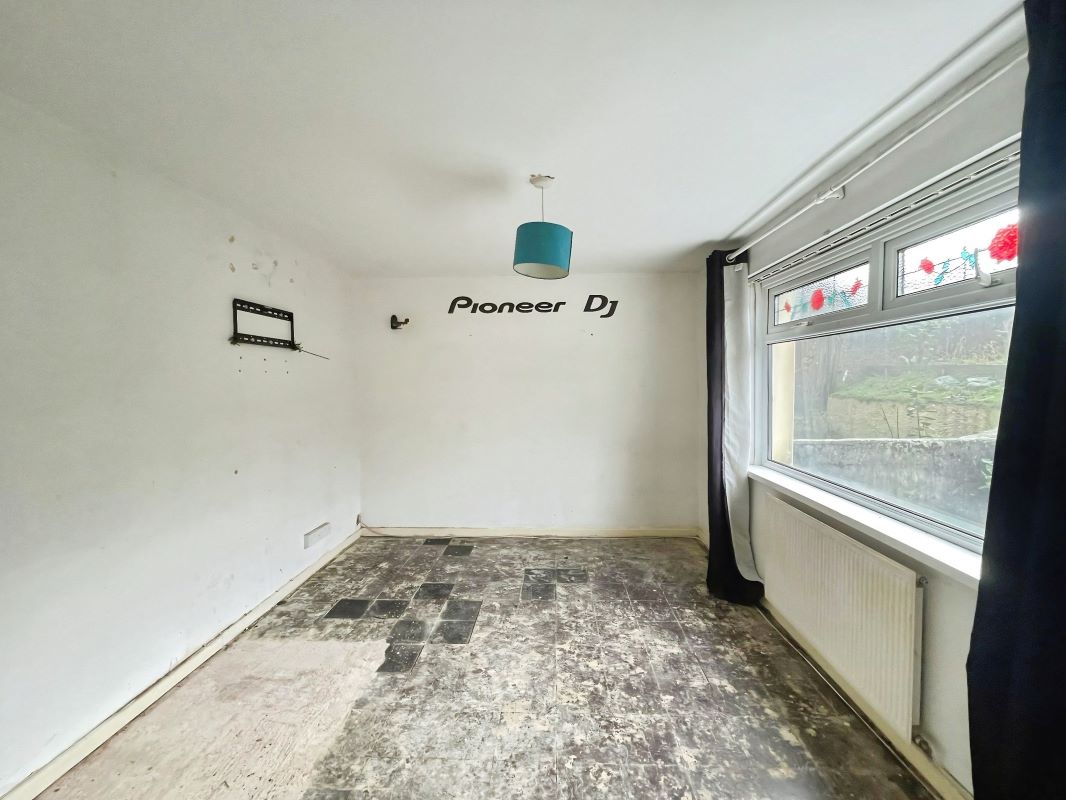 172 Garth Avenue, Glyncoch, Pontypridd, CF37 3AD