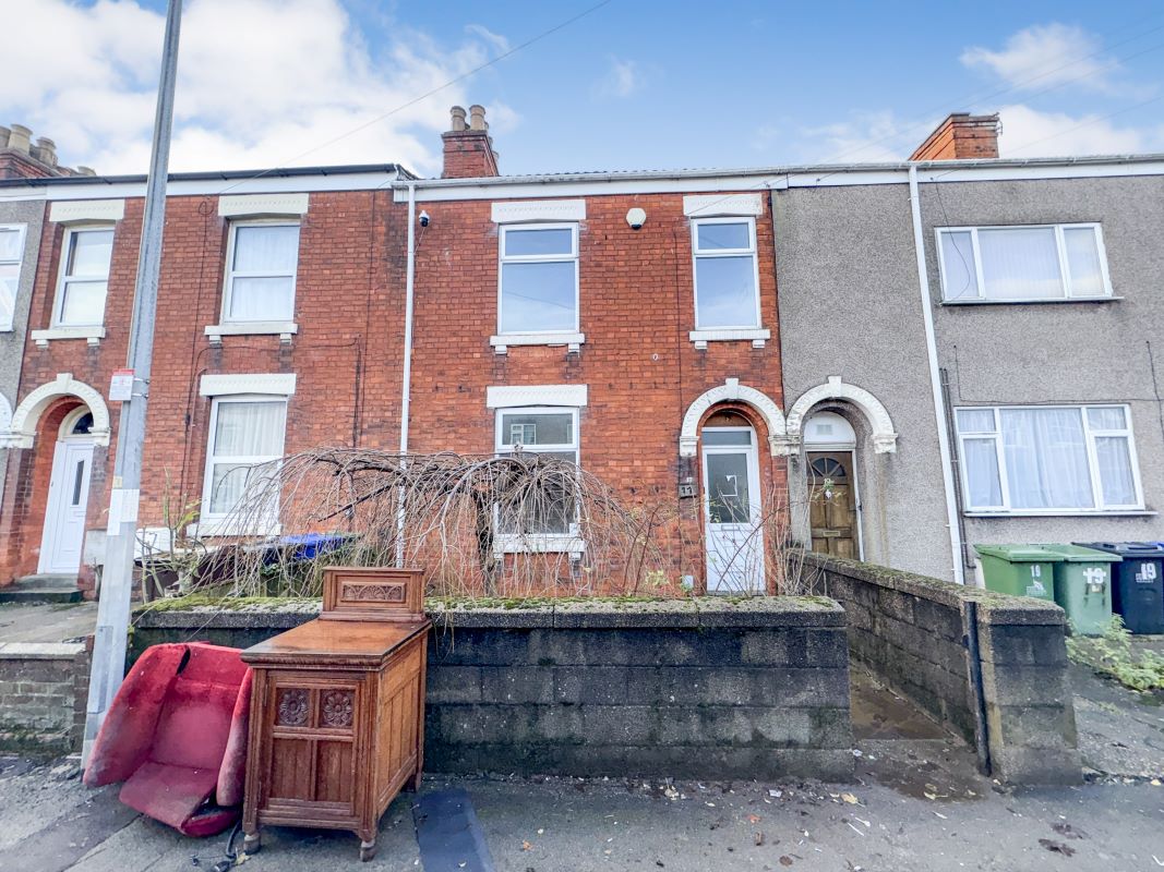 Property for Auction in Lincolnshire - 17 Macaulay Street, Grimsby, South Humberside, DN31 2DS