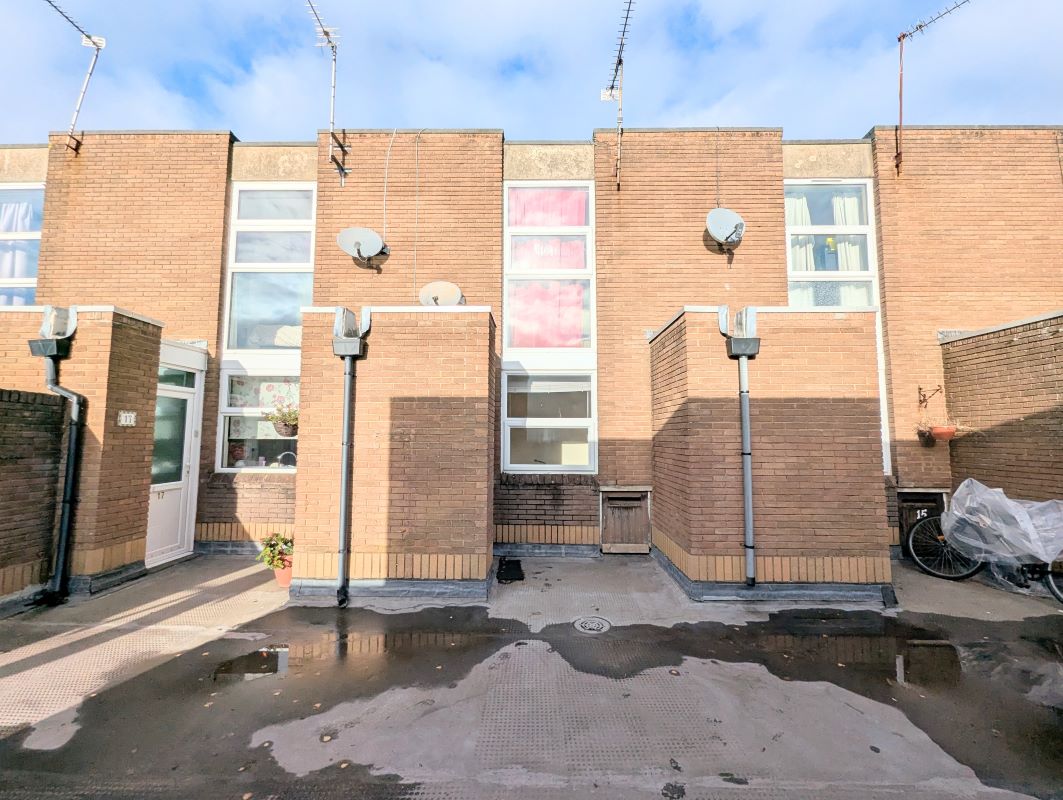 Property for Auction in South West - 16 Somerset Square Nailsea, Bristol, Avon, BS48 1RP