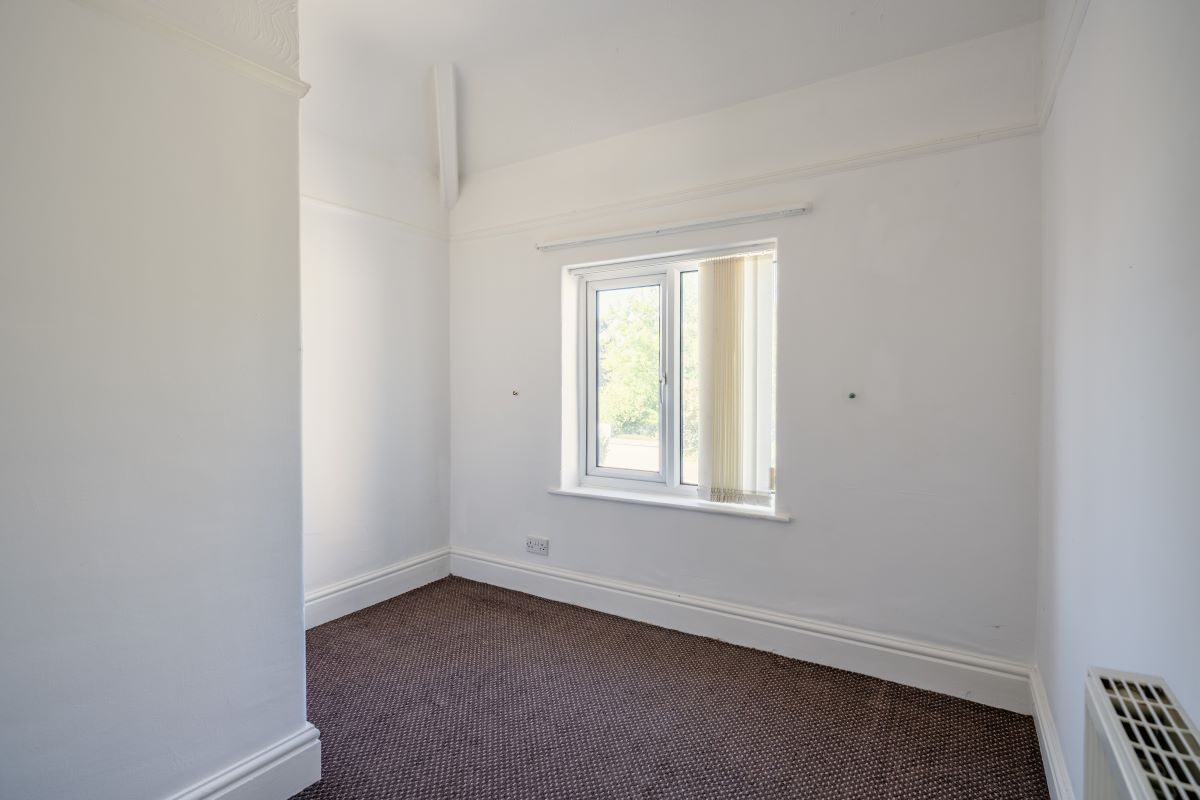 79 Princes Drive, Colwyn Bay, Clwyd, LL29 8PW