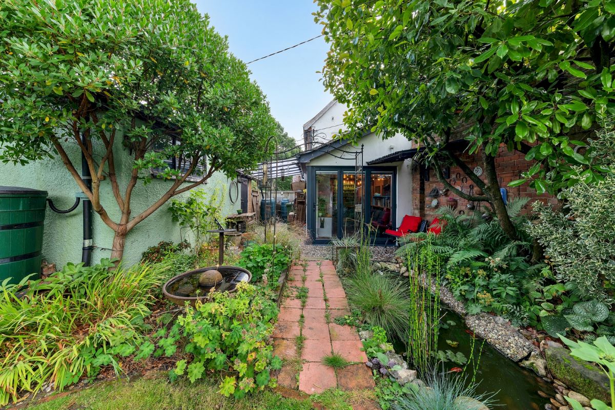 Donthorn Cottage 2 Campingland, Swaffham, Norfolk, PE37 7RB