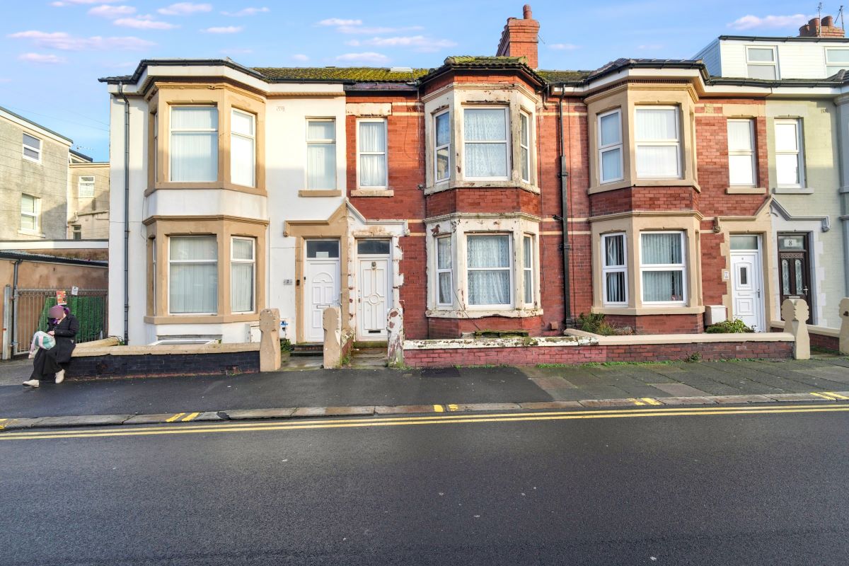 4 Brighton Avenue, Blackpool, Lancashire, FY4 1HL