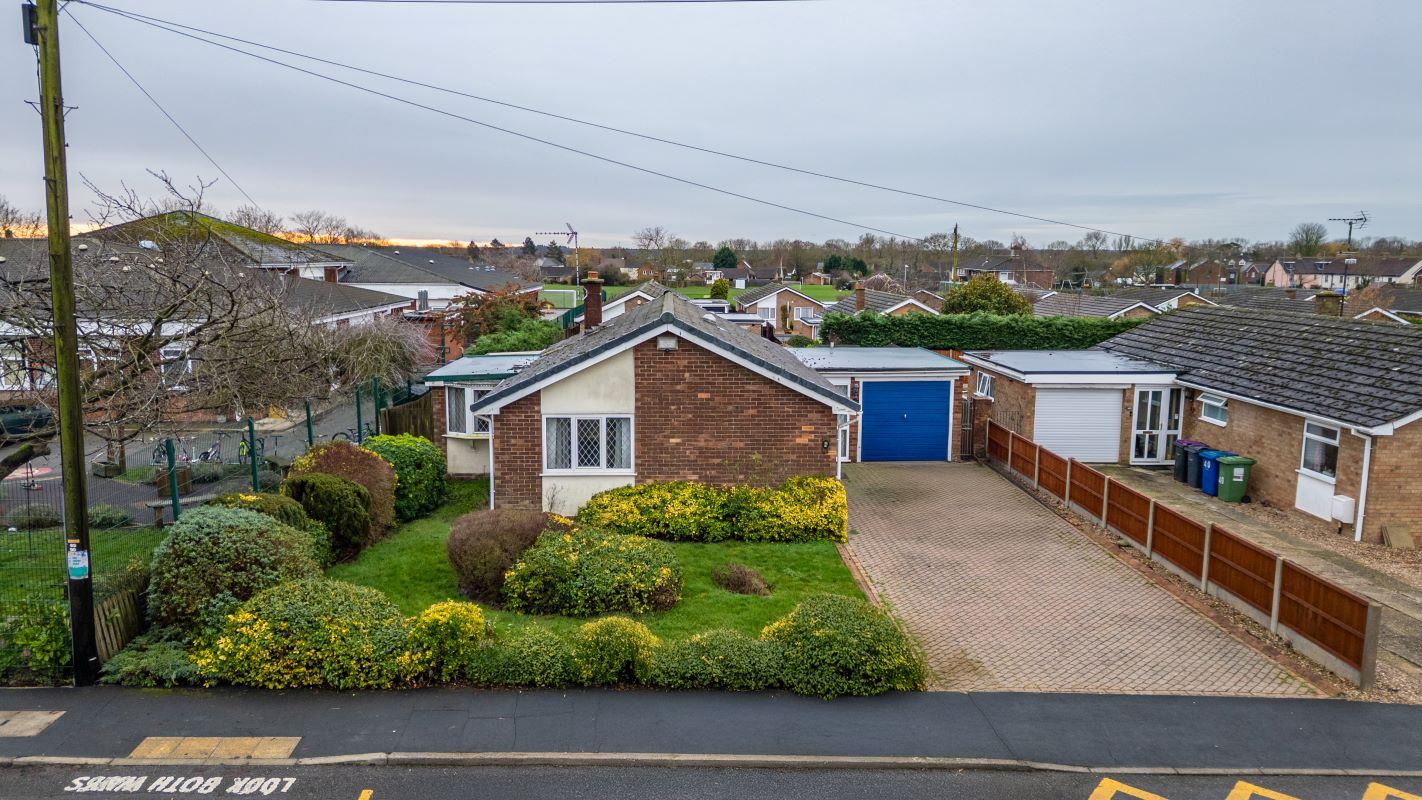 Property for Auction in Lincolnshire - 42 Highfield Road Saxilby, Lincoln, Lincolnshire, LN1 2QJ