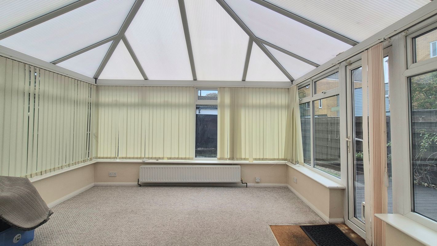 2A Vicarage Road, Bletchley, Milton Keynes, Buckinghamshire, MK2 2EZ