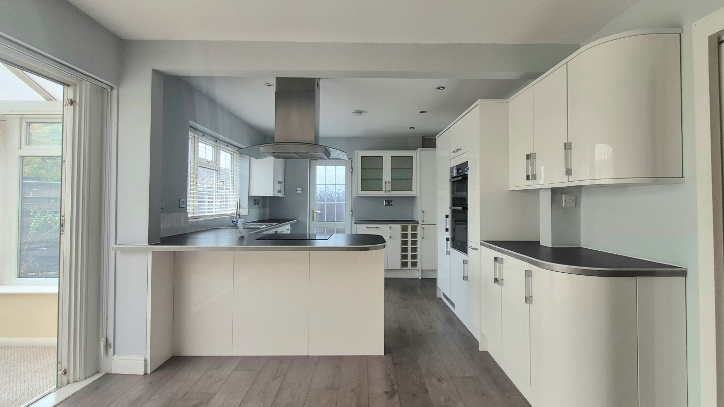 2A Vicarage Road, Bletchley, Milton Keynes, Buckinghamshire, MK2 2EZ