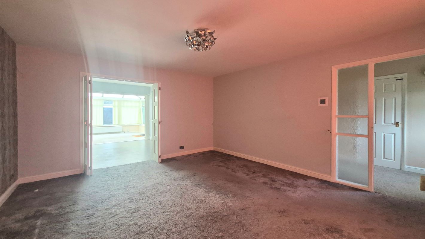 2A Vicarage Road, Bletchley, Milton Keynes, Buckinghamshire, MK2 2EZ