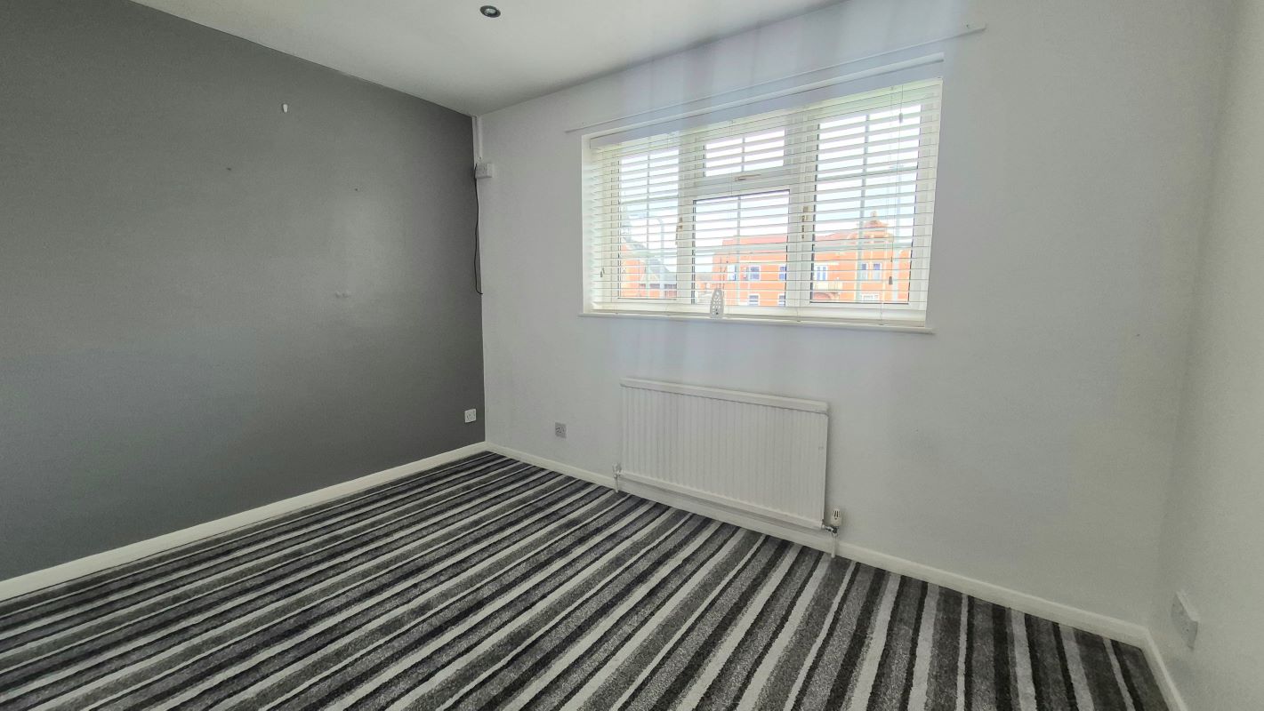 2A Vicarage Road, Bletchley, Milton Keynes, Buckinghamshire, MK2 2EZ