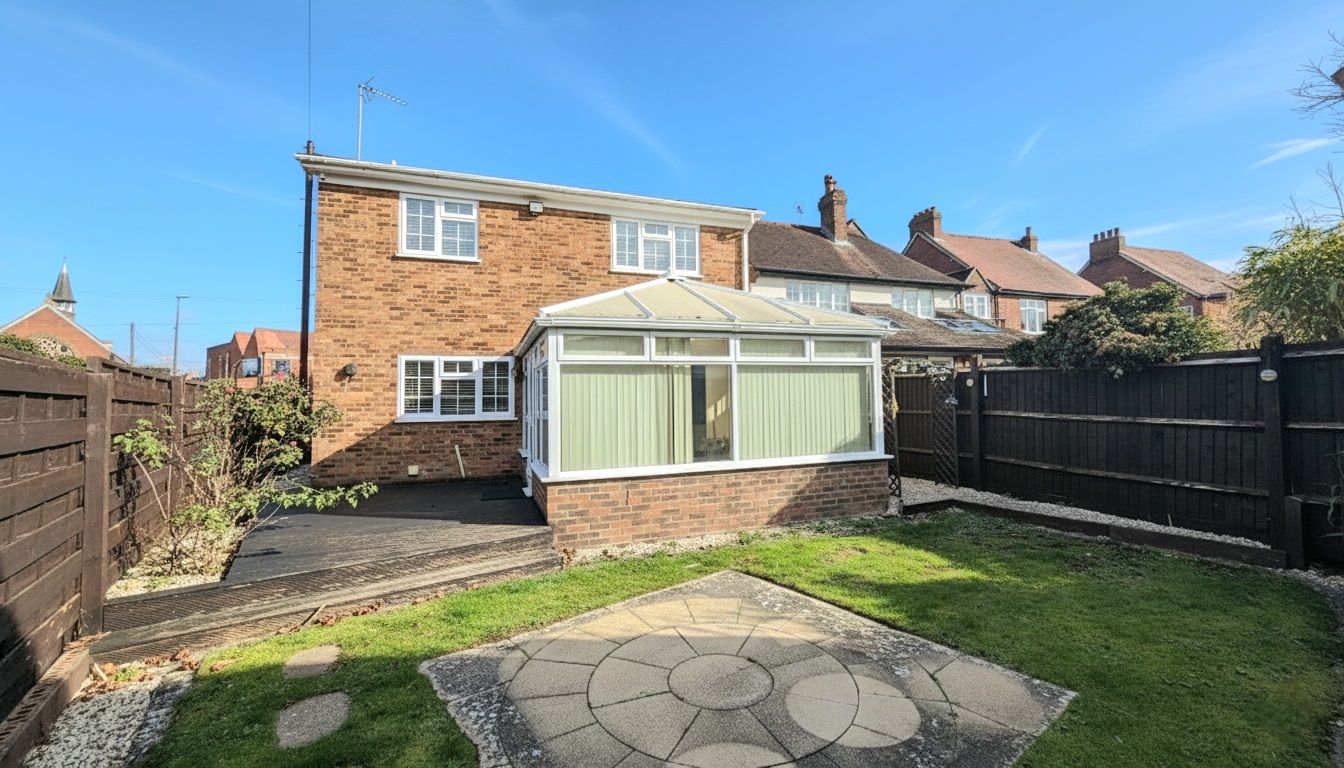 2A Vicarage Road, Bletchley, Milton Keynes, Buckinghamshire, MK2 2EZ