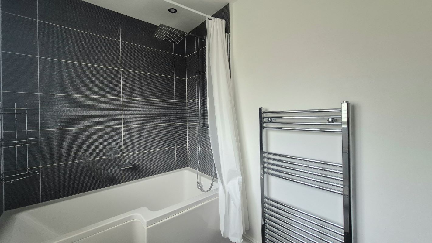 2A Vicarage Road, Bletchley, Milton Keynes, Buckinghamshire, MK2 2EZ