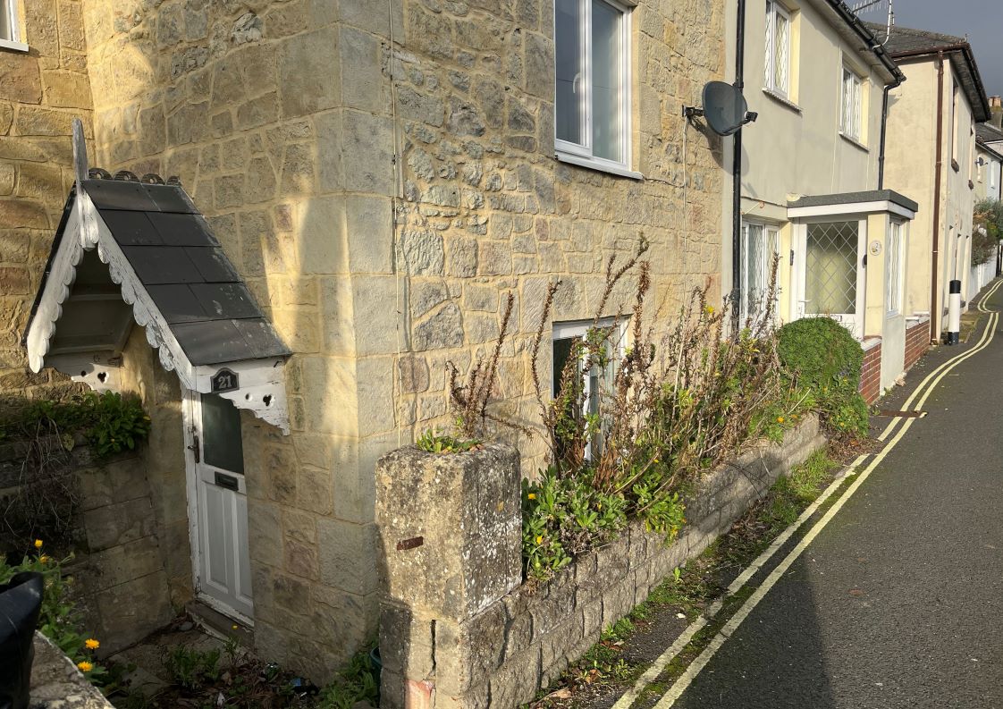 Property for Auction in Sussex & Hampshire - 21 St. Catherine Street, Ventnor, Isle Of Wight, PO38 1HG