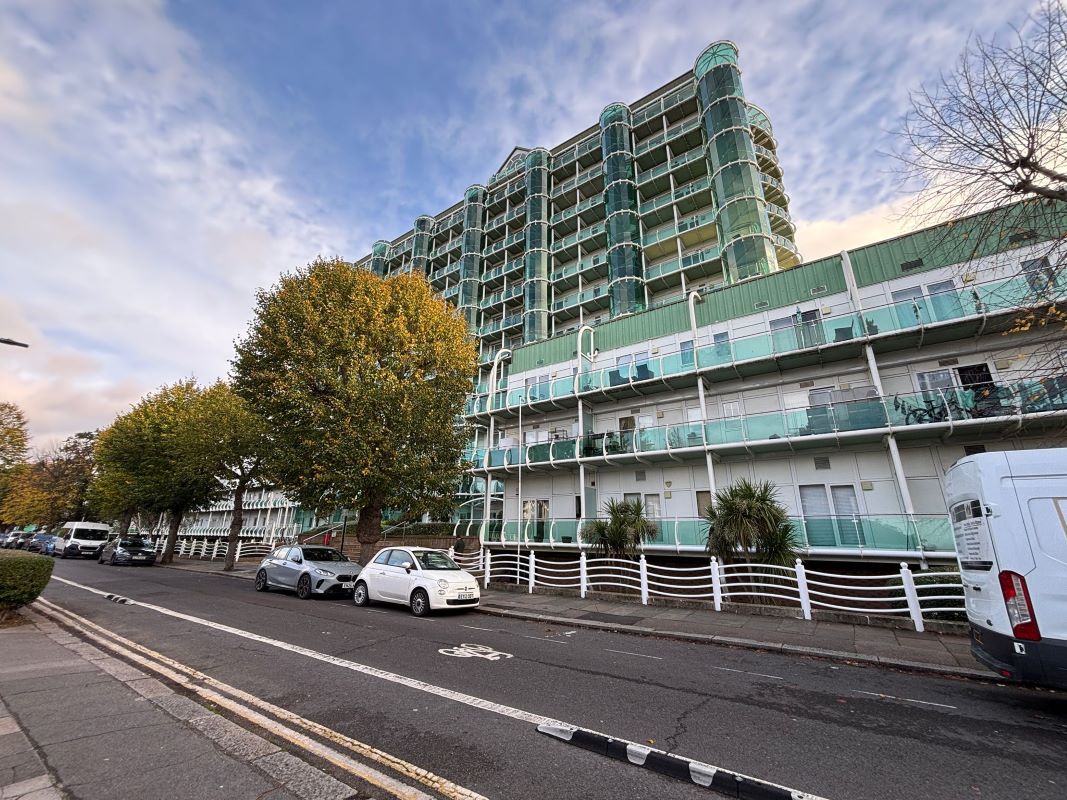 Property for Auction in London - Flat 902 Tower Point, 52 Sydney Road, Enfield, Middlesex, EN2 6SY