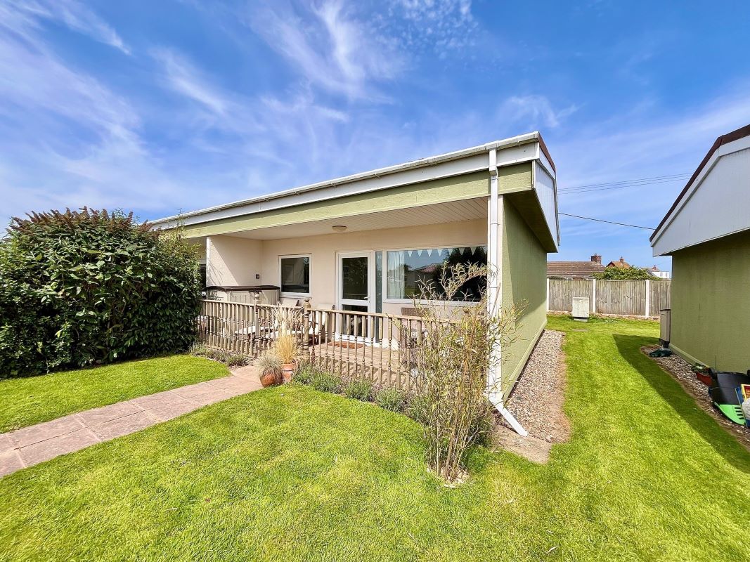 Property for Auction in East Anglia - 16 Rainbows End Chalet Park Mill Lane, Bacton, Norfolk, NR12 0HN