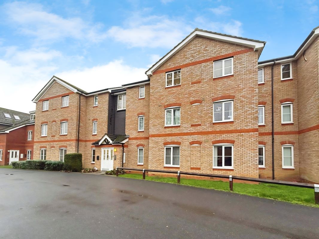 Property for Auction in Coventry & Warwickshire - 37 Daneholme Close, Daventry, Northamptonshire, NN11 0PN