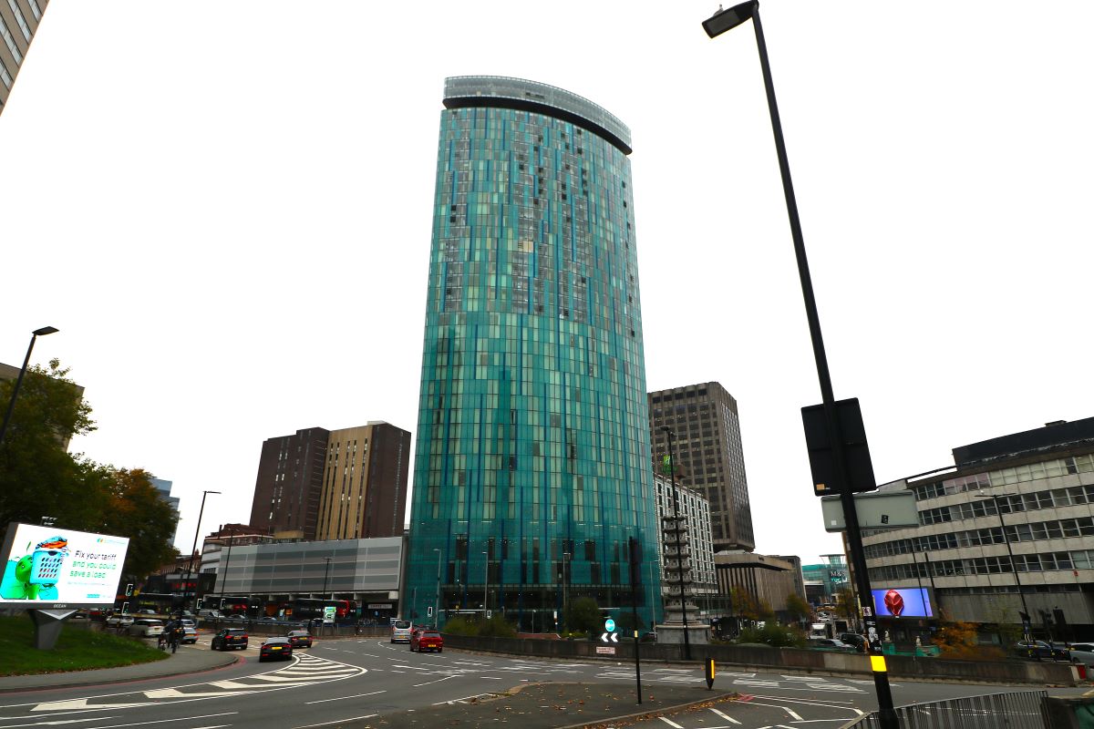 Property for Auction in Birmingham - Apartment 2006 Beetham Tower, Birmingham, West Midlands, B1 1BA