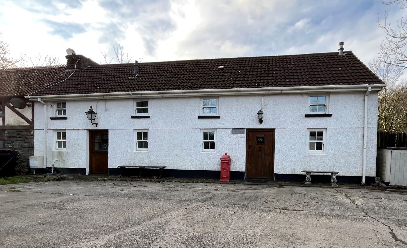 Property for Auction in London - 5 Forge Cottages, Clydach, Swansea, West Glamorgan, SA6 5HZ