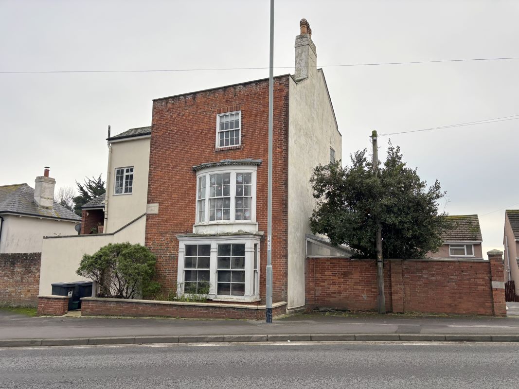 Property for Auction in South West - Flat 1 Clear Mount Lodge, Weymouth, Dorset, DT4 9PF