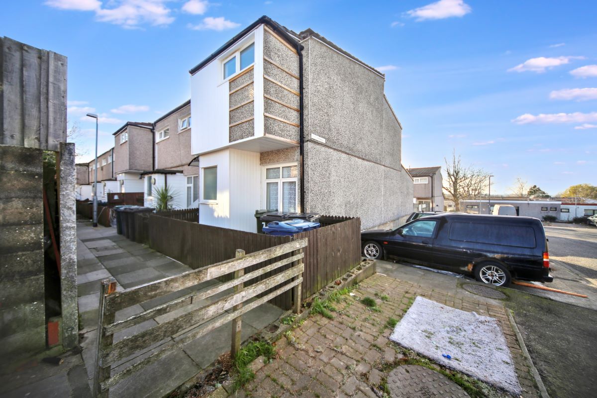 Property for Auction in South Yorkshire - 72 Blakehall, Skelmersdale, Lancashire, WN8 9BA