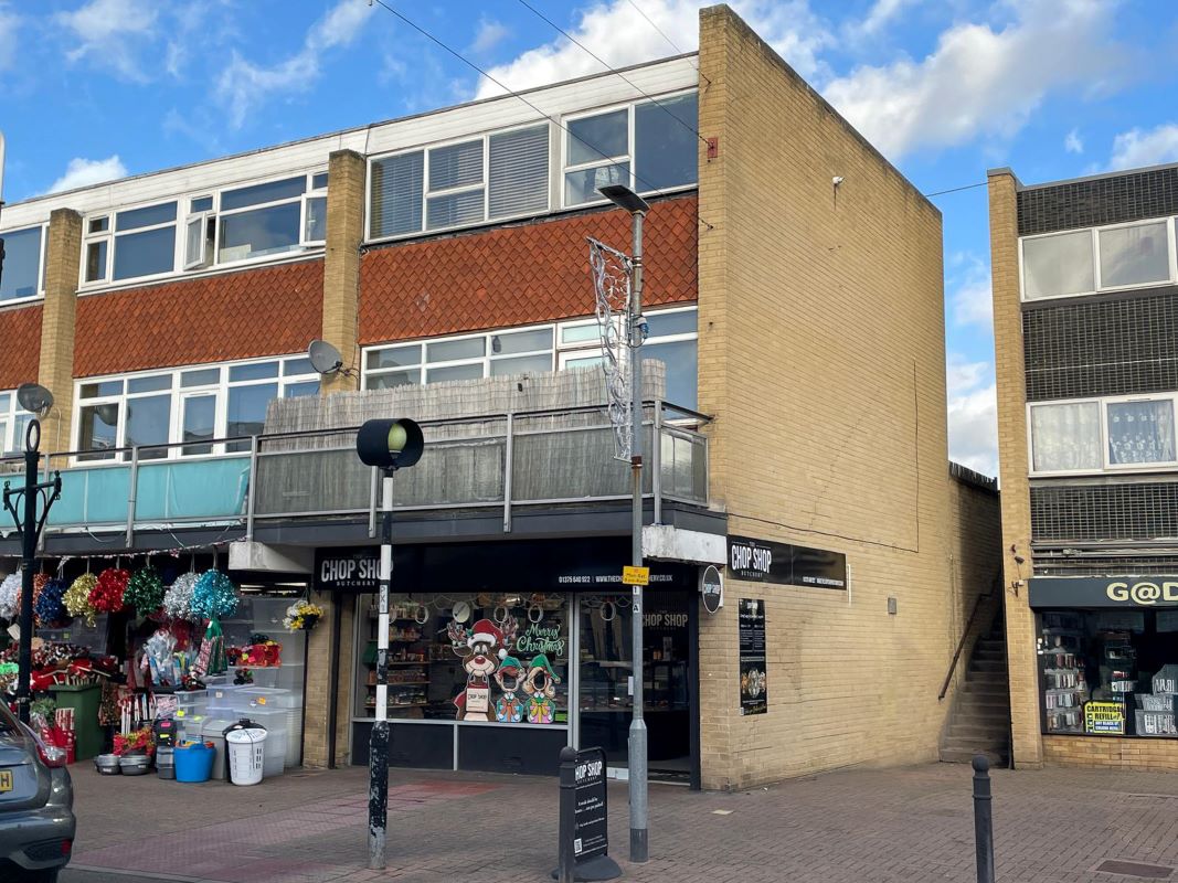 Property for Auction in Essex - 40 St. Johns Way Corringham, Stanford-Le-Hope, Essex, SS17 7LJ