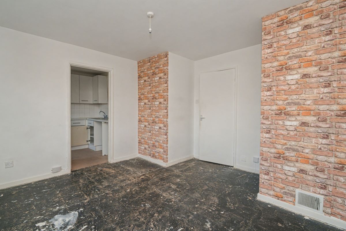 Flat D 56 Firthcliffe Road, Liversedge, West Yorkshire, WF15 6HF