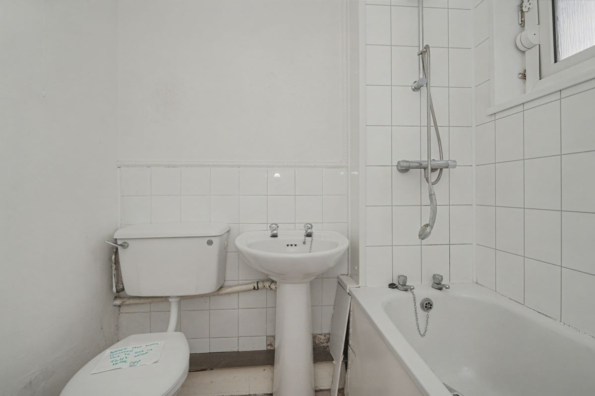 Flat D 56 Firthcliffe Road, Liversedge, West Yorkshire, WF15 6HF