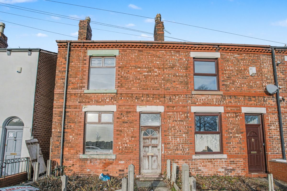 Property for Auction in Lincolnshire - 52 Victoria Road Platt Bridge, Wigan, Lancashire, WN2 5DN