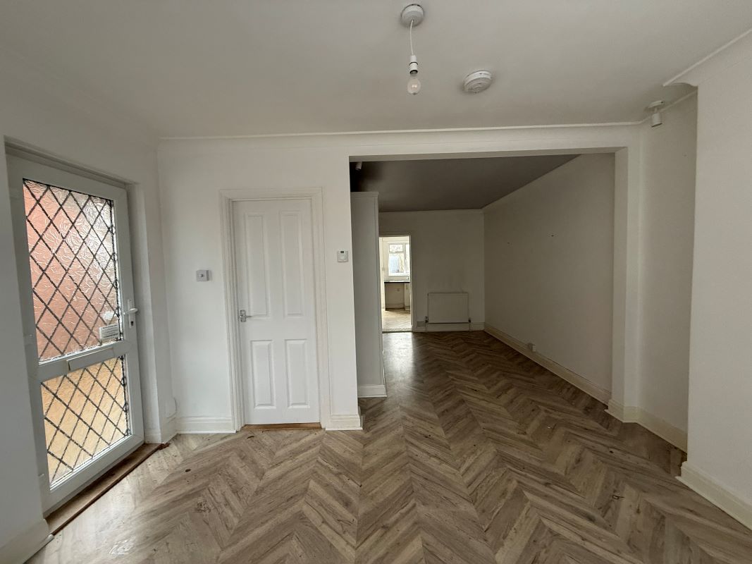 61 Sea Front Estate, Hayling Island, Hampshire, PO11 9JL