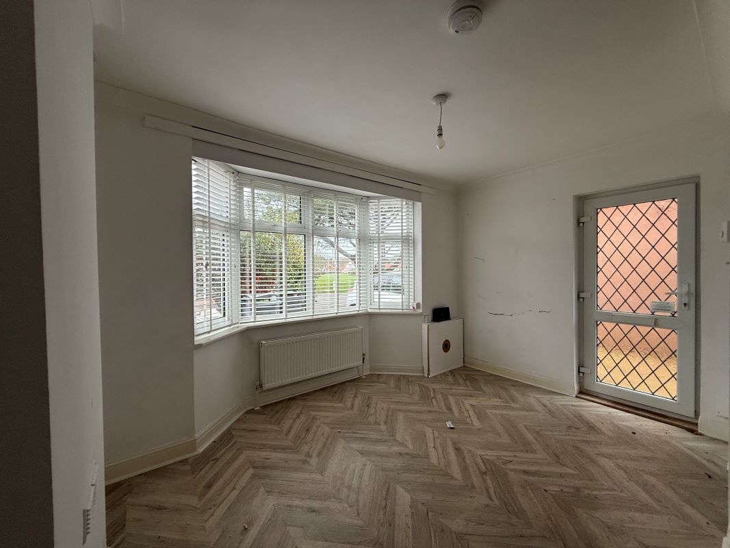 61 Sea Front Estate, Hayling Island, Hampshire, PO11 9JL