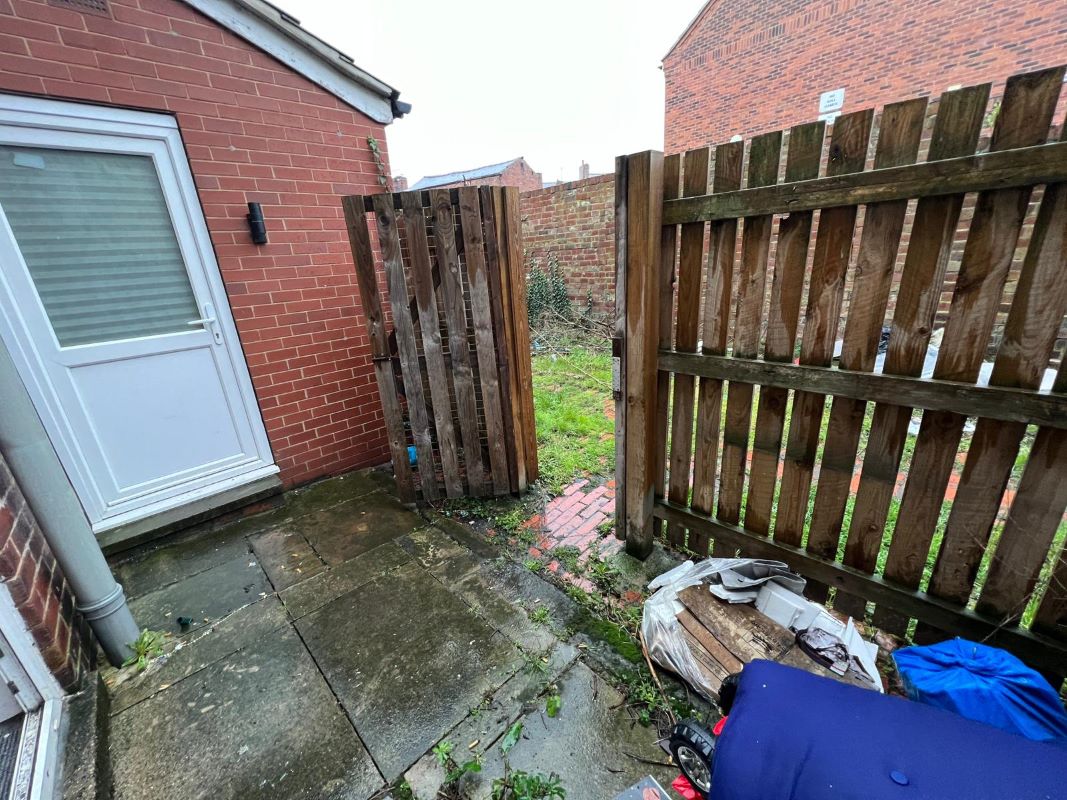 3 Rhodes Terrace, Barnsley, South Yorkshire, S70 1TX