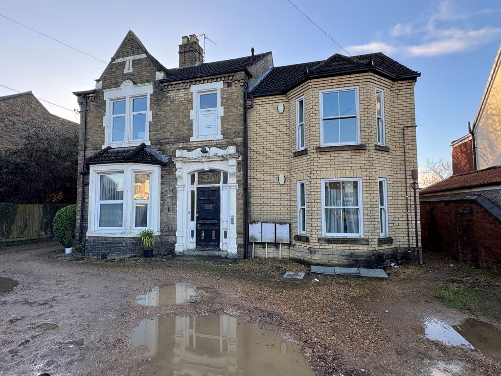 Property for Auction in East Anglia - Flat 4 200 Lincoln Road, Peterborough, Cambridgeshire, PE1 2NQ