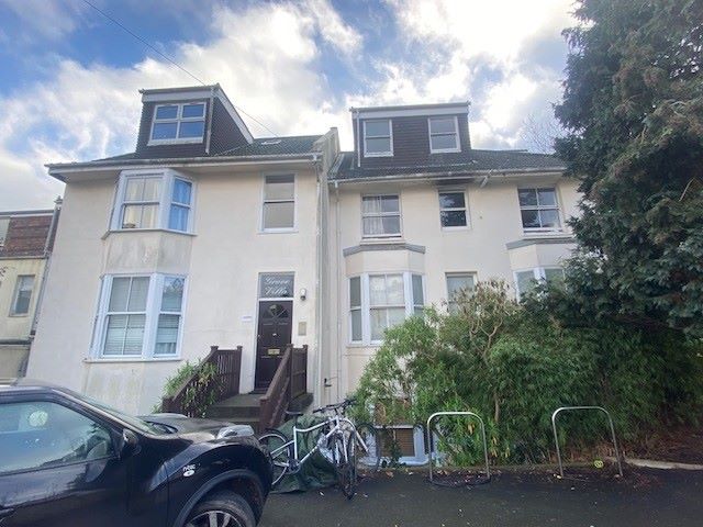 Property for Auction in Sussex & Hampshire - Flat 5 Grove Villa, York Grove, Brighton, East Sussex, BN1 3TT