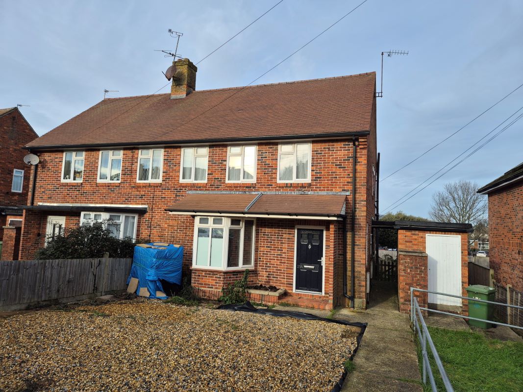 Property for Auction in Sussex & Hampshire - 21 Cranford Road, Petersfield, Hampshire, GU32 3LX
