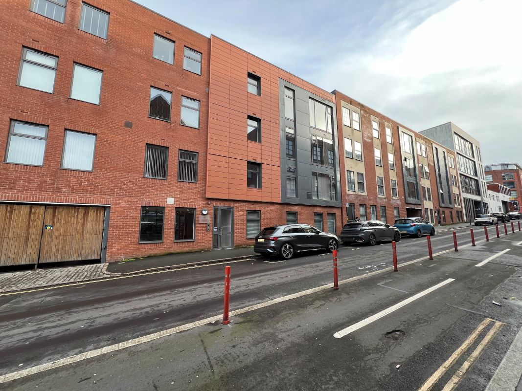 Property for Auction in Birmingham - Apartment 28 The Foundry 83-86, Birmingham, West Midlands, B1 3AY