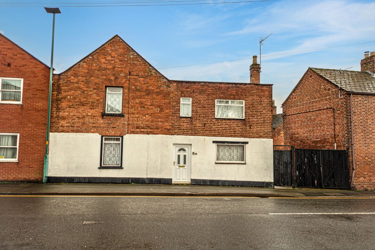 Property for Auction in Lincolnshire - 42 Oldbury Road, Tewkesbury, Gloucestershire, GL20 5NB