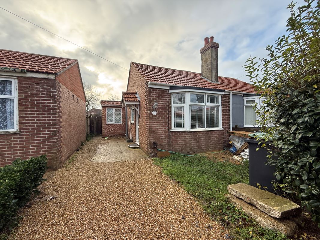 Property for Auction in Sussex & Hampshire - 61 Sea Front Estate, Hayling Island, Hampshire, PO11 9JL