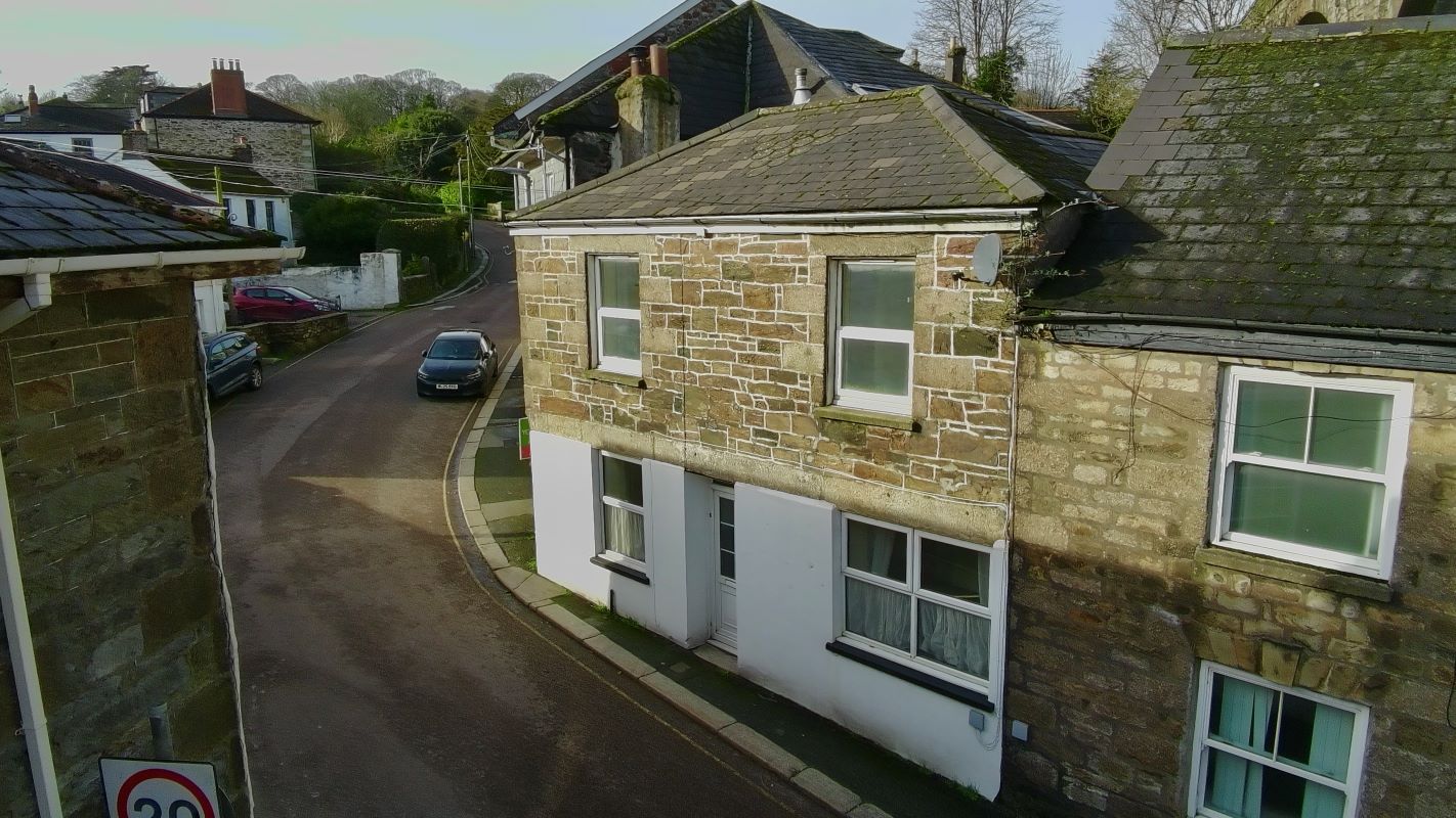 2 Trewirgie Road, Redruth, Cornwall, TR15 2SX