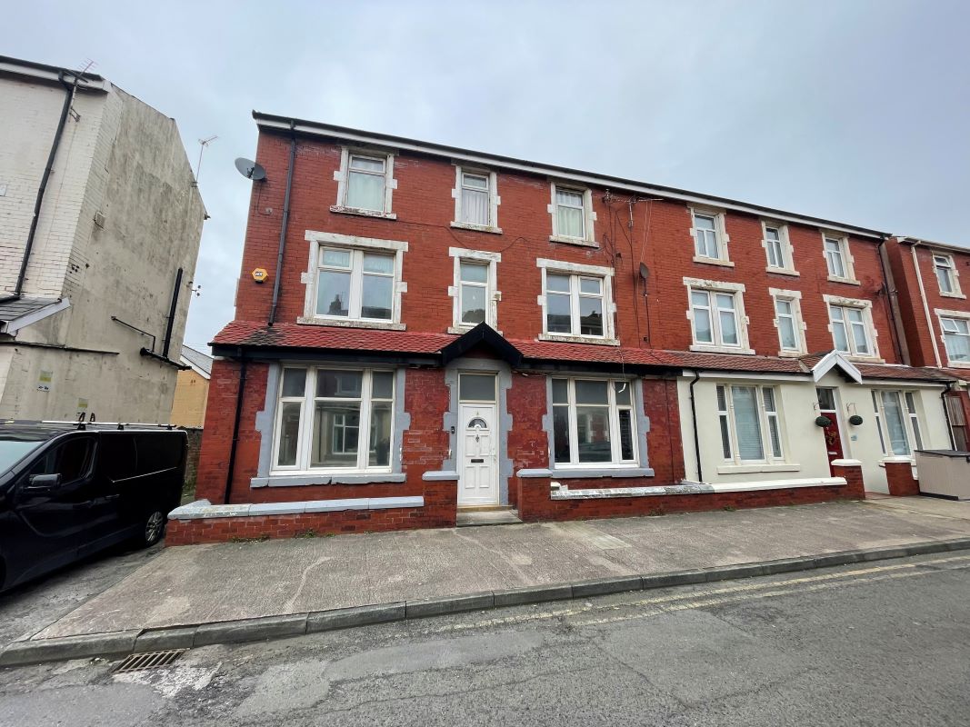 Property for Auction in North West - Flat 8 St. Bedes Avenue, Blackpool, Lancashire, FY4 1AQ