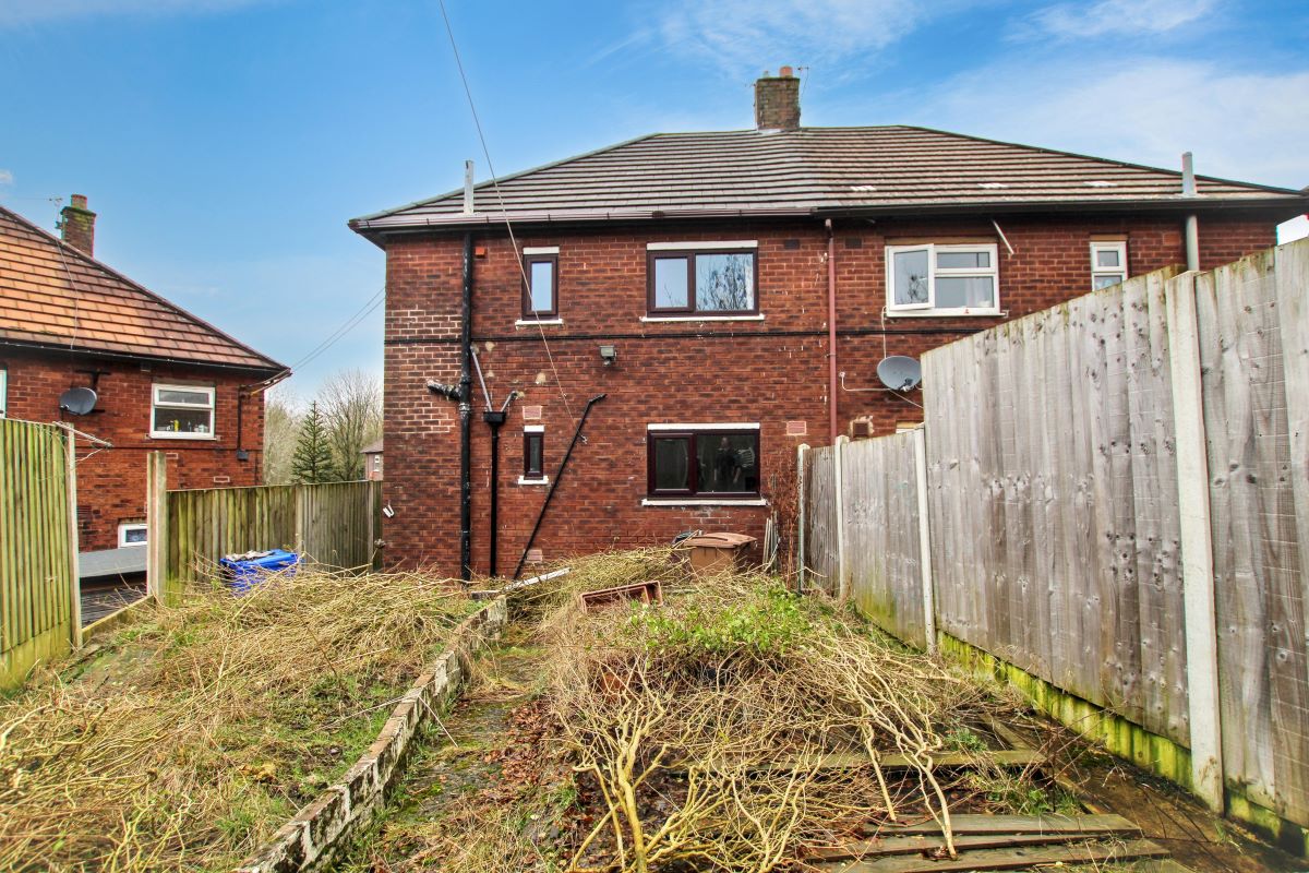 6 Hutton Way, Stoke-On-Trent, Staffordshire, ST2 0NU