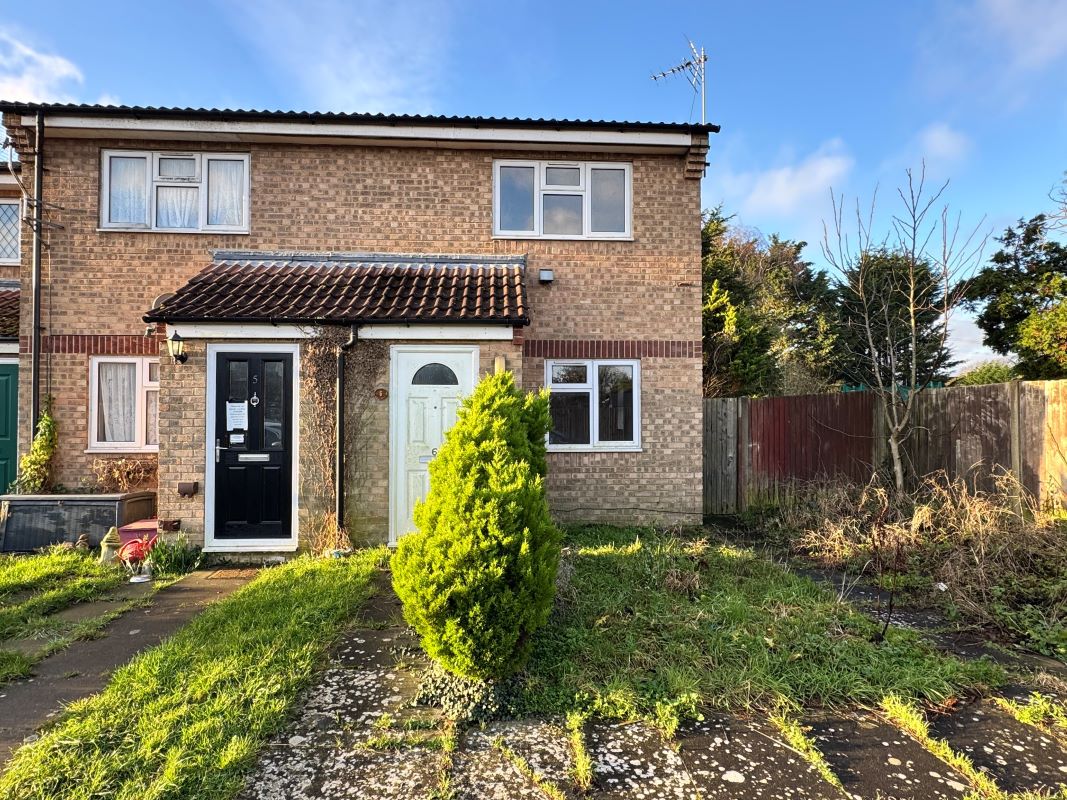 Property for Auction in Sussex & Hampshire - 6 Bell Close, Fawley, Southampton, Hampshire, SO45 1RE